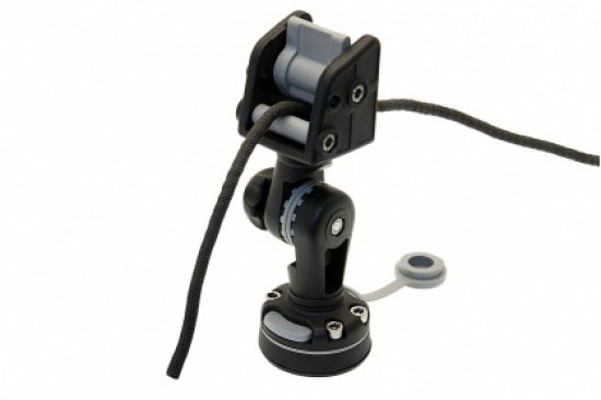 FASTEN Anchor roller with retainer and swivel mechanism FASTEN Anchor roller with retainer and swivel mechanism